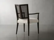 صورة كرسي فريا المنحوت بذراعين لتناول الطعام