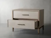 صورة كومود مالون الخشبي المغلق