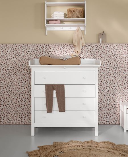 Refined White Nursery Dresser with 4 Drawers